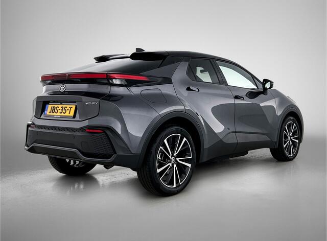 Toyota C-HR 2.0 Plug-in Hybrid 220 Executive | JBL | Dodehoek detectie | Stoel+stuurverwarming | Full LED verlichting | Parkeersensoren voor+achter | Elektrische Achterklep | Elektrisch verstelbare stoel met geheugen |