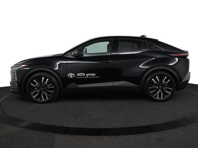 Toyota C-HR First Edition 77 kWh | Apple Carplay/Android Auto | Parkeersensoren | Stoel/stuurverwarming | Elektrische Achterklep | 20 inch Velgen |