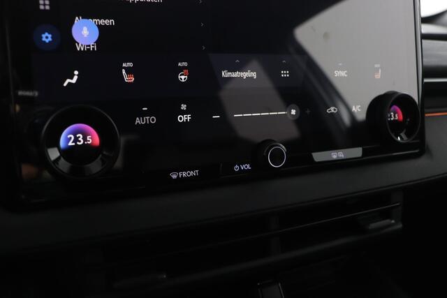 Toyota C-HR First Edition 77 kWh | Apple Carplay/Android Auto | Parkeersensoren | Stoel/stuurverwarming | Elektrische Achterklep | 20 inch Velgen |