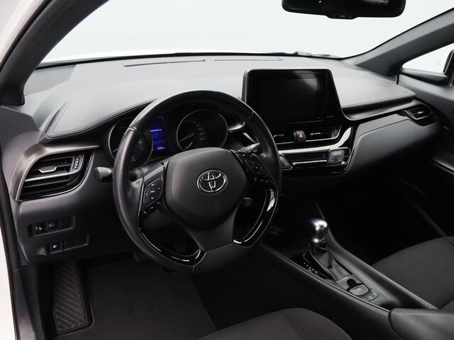 Toyota C-HR 1.8 Hybrid Active 122 Pk | Stoelverwarming | Adaptive Cruise | Camera | Trekhaak | Navigatie | 17 Inch | 133.501 Km !!