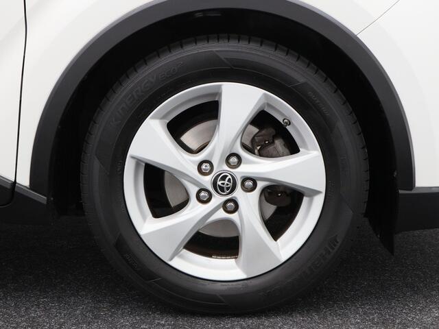 Toyota C-HR 1.8 Hybrid Active 122 Pk | Stoelverwarming | Adaptive Cruise | Camera | Trekhaak | Navigatie | 17 Inch | 133.501 Km !!