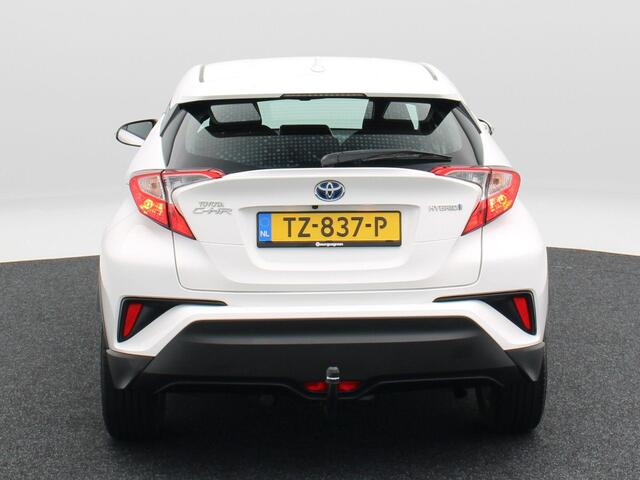 Toyota C-HR 1.8 Hybrid Active 122 Pk | Stoelverwarming | Adaptive Cruise | Camera | Trekhaak | Navigatie | 17 Inch | 133.501 Km !!