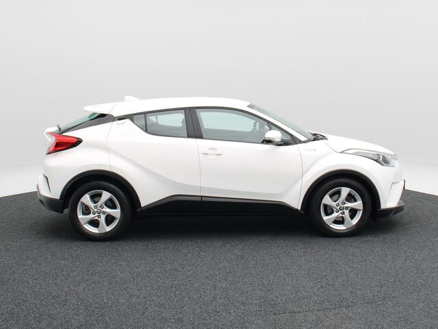 Toyota C-HR 1.8 Hybrid Active 122 Pk | Stoelverwarming | Adaptive Cruise | Camera | Trekhaak | Navigatie | 17 Inch | 133.501 Km !!