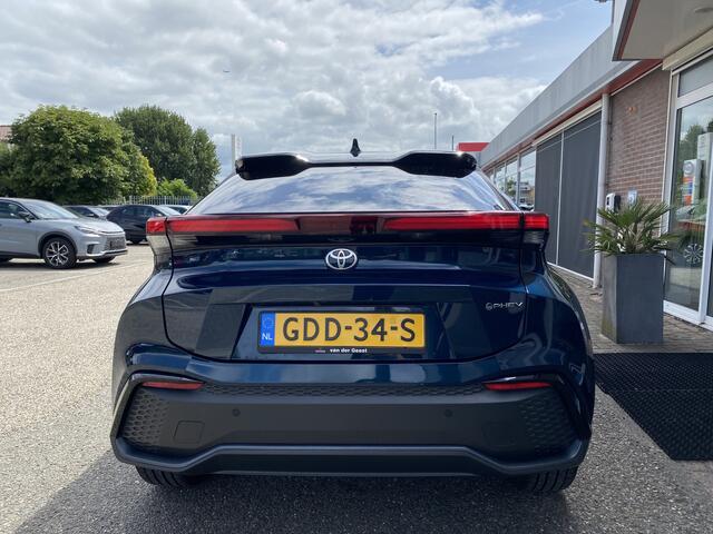 Toyota C-HR 2.0 Plug-in Hybrid 220 Executive / Stoel & Stuurverwarming / Elektrische stoel