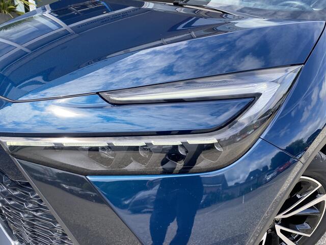 Toyota C-HR 2.0 Plug-in Hybrid 220 Executive / Stoel & Stuurverwarming / Elektrische stoel