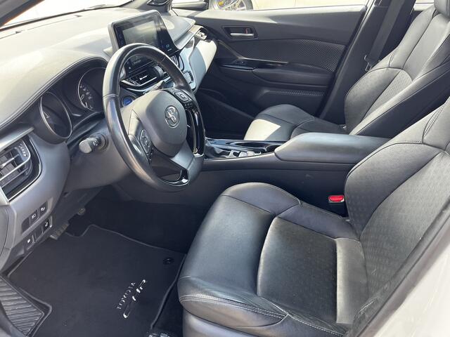 Toyota C-HR 1.8 Hybrid Executive Bi-Tone Trekhaak PDC BSM