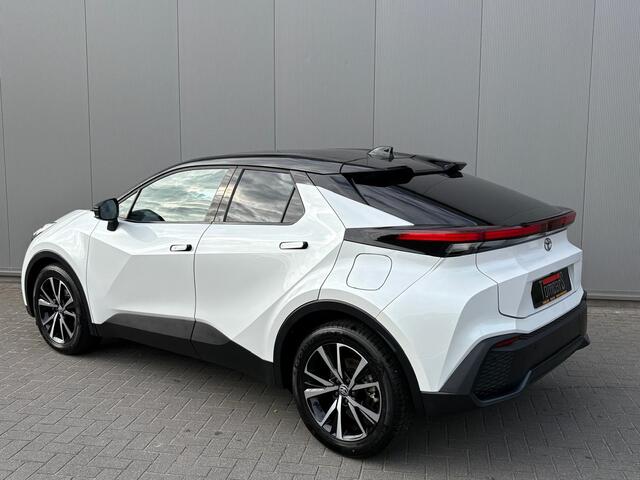 Toyota C-HR 1.8 Hybrid 140PK First Edition Bi-Tone/Winter-pack/Gr.-navigatie/Elektr.klep/Camera/Adapt.-cruise
