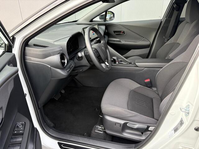 Toyota C-HR 1.8 Hybrid 140PK First Edition Bi-Tone/Winter-pack/Gr.-navigatie/Elektr.klep/Camera/Adapt.-cruise
