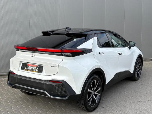 Toyota C-HR 1.8 Hybrid 140PK First Edition Bi-Tone/Winter-pack/Gr.-navigatie/Elektr.klep/Camera/Adapt.-cruise