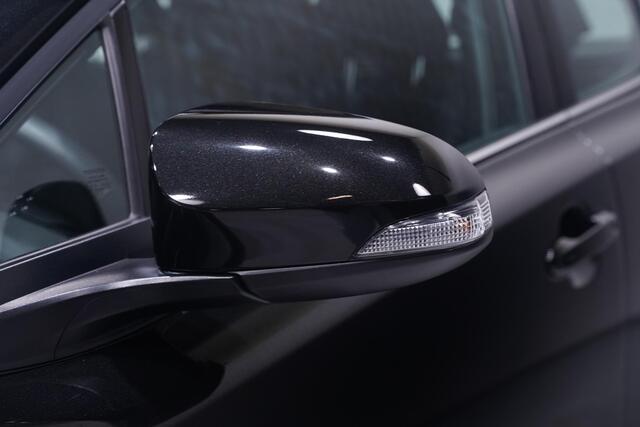 Toyota C-HR 1.8 Hybrid Dynamic NAP 2e eigen. APPLE-Carplay camera mistlmpen voor half/lederen bekleding cruise-controle PDC v+a Climate controle DAB-ontvangst