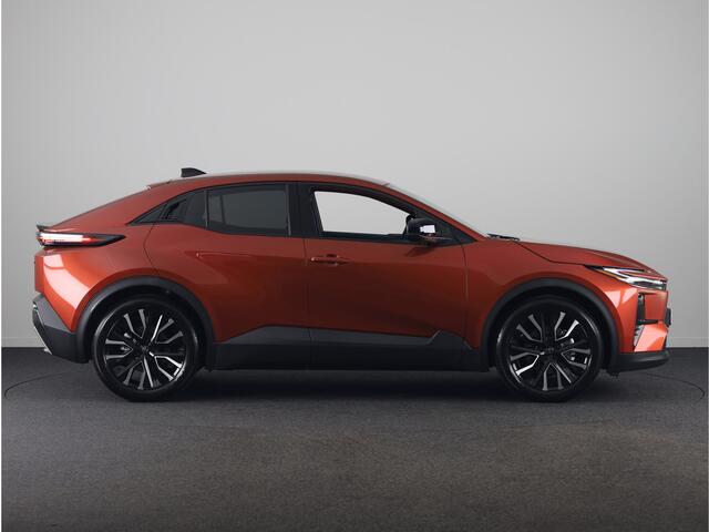 Toyota C-HR First Edition 77 kWh *NIEUW* | Direct leverbaar! | Metaallak | Inruilpremie |