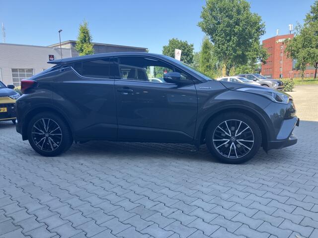 Toyota C-HR 1.8 Hybrid Bi-Tone | Trekhaak | All Season | Navi