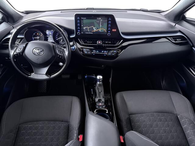 Toyota C-HR 1.8 Hybrid Dynamic | Trekhaak | Navigatie | LED | Stoelverwarming | Camera | Adaptieve Cruise Control | ¤750-inruilpremie