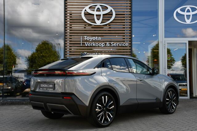 Toyota C-HR First Edition 77 kWh Automaat 224pk | Lichtmetalen velgen multi-spaaks 20" | Voorstoelen verwarmd | Achteruitrijcamera |