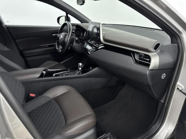 Toyota C-HR 1.8 Hybrid Executive Limited | Lichtmetalen Velgen 18'' | Parkeersensoren V+A | Stoelverwarming | Navi |
