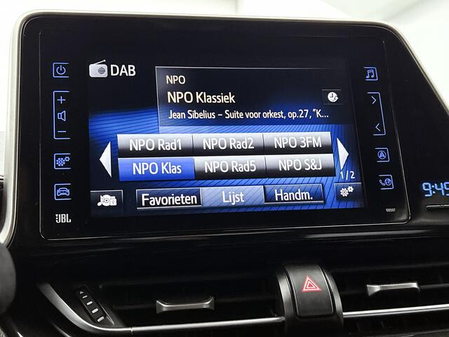 Toyota C-HR 1.8 Hybrid Executive Premium Pack | Dodehoek Detectie | Stoel+stuurverwarming | Parkeersensoren voor+achter met assistent | JBL | Cruise Control Adaptive | Navigatie | Achteruitrijcamera | Climate Control |