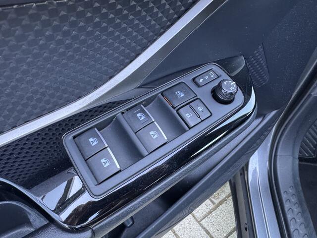 Toyota C-HR 1.2 Style | 18" LMV | LED | Camera | Navi | JBL | Lane Assit