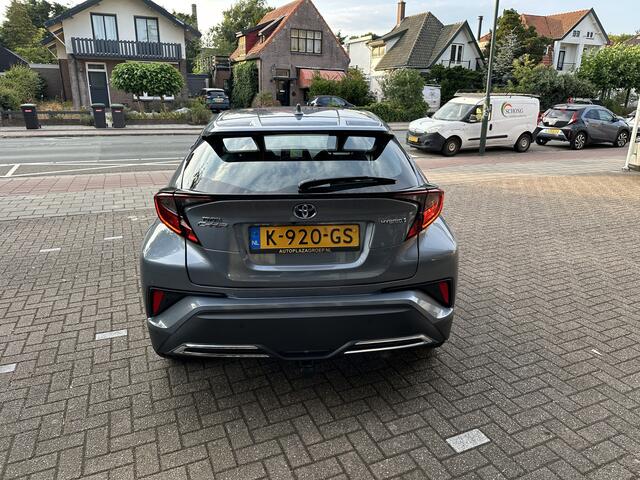 Toyota C-HR 2.0 Hybrid Dynamic parkeercamera, climate- en cruise control, afneembare trekhaak, origineel Nederlandse auto, 2e eigenaar, dealeronderhouden, parkeersensoren voor en achter, Apple Carplay, Android Auto, Toyota 10 jaar garantie programma, Toyota pechhulp