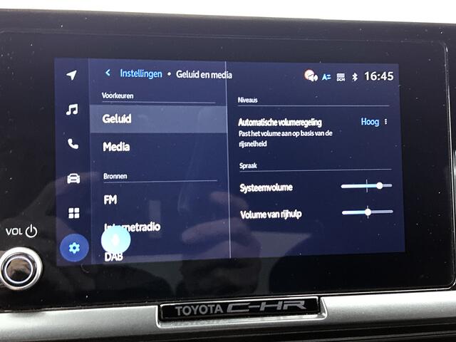 Toyota C-HR 2.0 Plug-in Hybrid 220 Dynamic | BTW Voertuig | Dodehoek detectie | Stoel+stuurverwarming | Parkeersensoren voor+achter | Navigatie | Apple CarPlay/Android Auto | Cruise Control Adaptive |