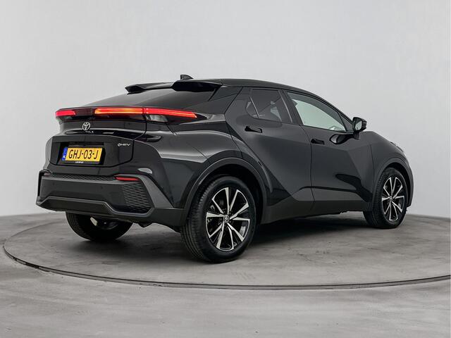 Toyota C-HR 1.8 Hybrid 140 Dynamic | Dealer Onderhouden | Dodehoek detectie | Parkeersensoren voor+achter | Navigatie | Apple CarPlay/Android Auto | Cruise Control Adaptive | Achteruitrijcamera | Bluetooth