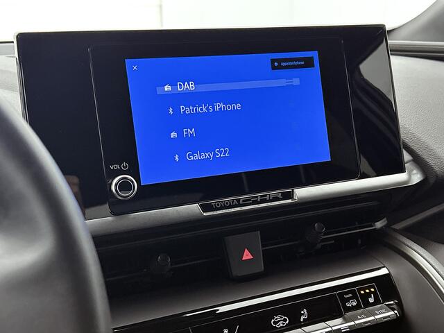 Toyota C-HR 1.8 Hybrid 140 Dynamic + | Stoel+Stuurverwarming | Koplampsproeiers | Dodehoek detectie | Parkeersensoren voor+achter | Navigatie | Apple CarPlay/Android Auto | Cruise Control Adaptive |