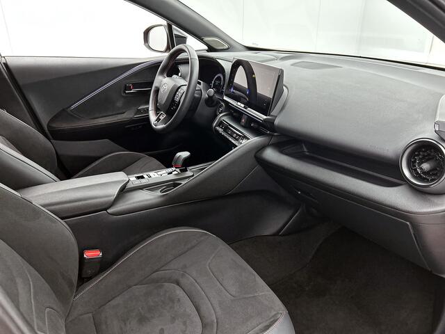 Toyota C-HR 200 AWD GR Sport Premiere Edition | JBL | Stoel+Stuurverwarming | Head-Up Display | 360 Camera + Camera binnenspiegel | Dodehoek detectie | Elektrische achterklep |