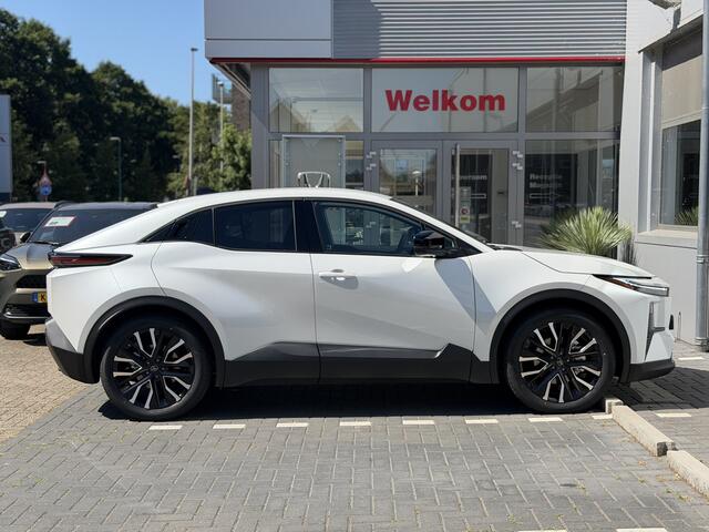 Toyota C-HR First Edition 77 kWh 20 inch lichtmetalen velgen, Dodehoekdetectie, Elektrisch bedienbare achterklep