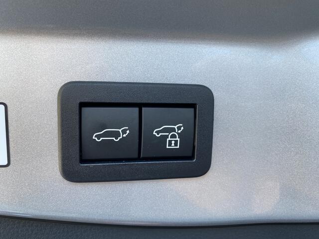 Toyota C-HR 2.0 Plug-in Hybrid 220 Executive