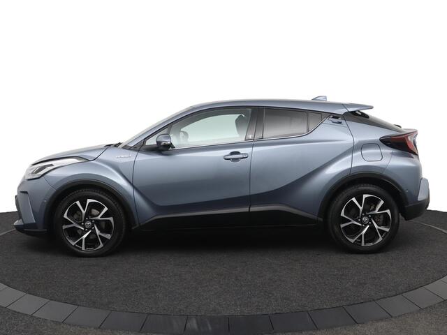 Toyota C-HR 1.8 Hybrid Dynamic Plus | Parkeersensoren V+A | Stoel & Stuurverwarming | Parkeercamera | Automatisch inparkeren | Trekhaak |