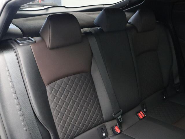 Toyota C-HR 1.8 Hybrid Executive | Stoelverwarming | Achteruitrijcamera | JBL Audio |