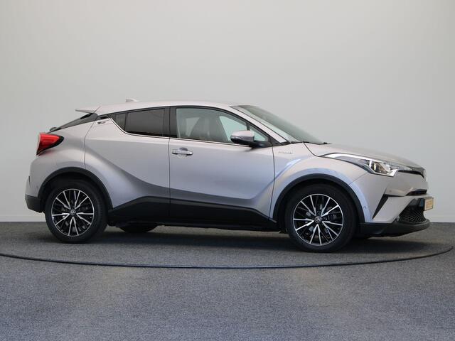 Toyota C-HR 1.8 Hybrid Executive | Stoelverwarming | Achteruitrijcamera | JBL Audio |