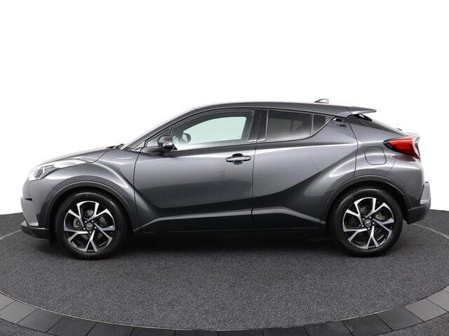 Toyota C-HR 1.8 Hybrid Dynamic | Trekhaak | SCM Klasse 1 Alarm | Stoelverwarming | Navigatie |