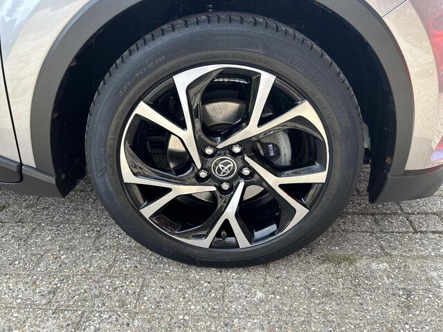 Toyota C-HR 1.8 Hybrid Bi-Tone