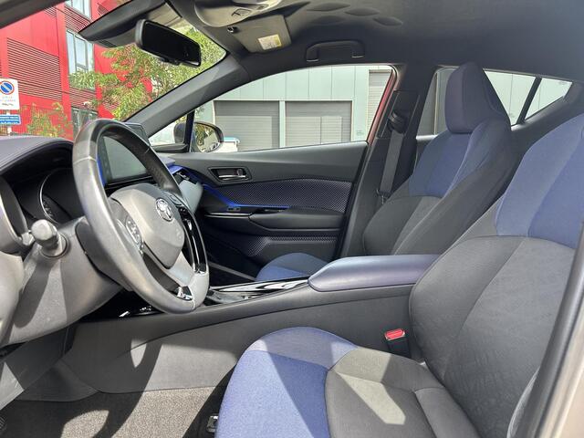 Toyota C-HR 1.8 Hybrid Bi-Tone
