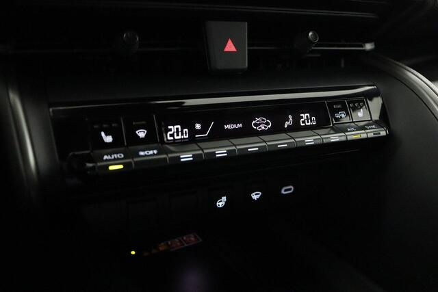 Toyota C-HR 1.8 Hybrid 140 First Edition | Trekhaak | Stoel/Stuurverwarming | Apple Carplay/Android Auto | Parkeersensoren |
