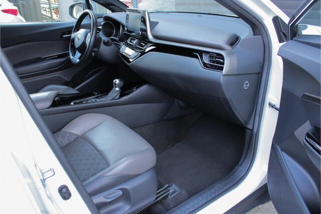 Toyota C-HR 1.8 Hybrid Executive |trekhaak|dealer onderhouden|navigatie|stoelverwarming|