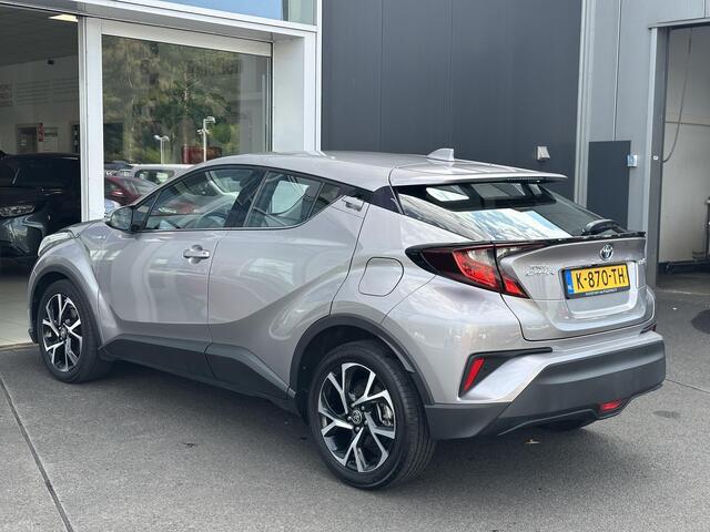 Toyota C-HR 1.8 Hybrid Dynamic Apple/Android Carplay | Navigatie | Parkeersensoren voor+achter | 18 inch lichtmetalen velgen