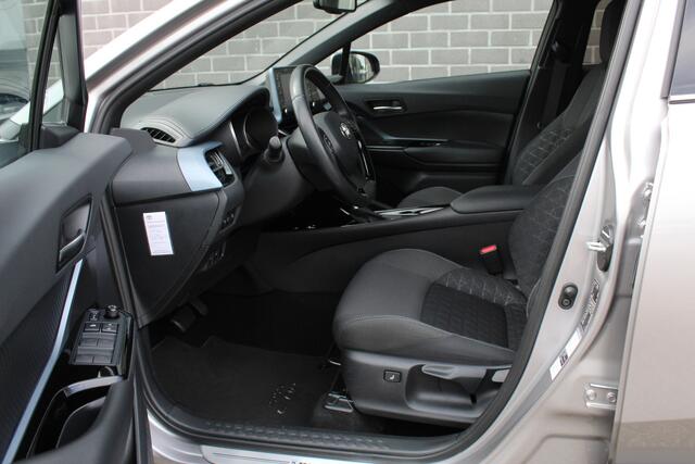 Toyota C-HR 2.0 Hybrid Style / Carplay / Stoel/stuurverwarming / Keyless