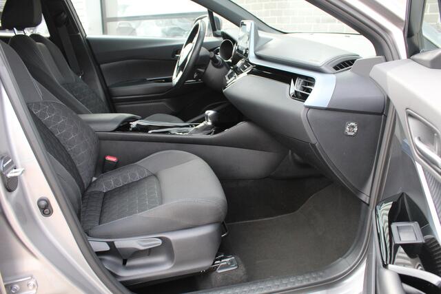 Toyota C-HR 2.0 Hybrid Style / Carplay / Stoel/stuurverwarming / Keyless