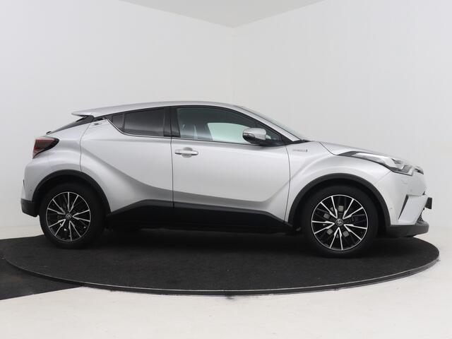 Toyota C-HR 1.8 Hybrid Executive | Dealer onderhouden | JBL | Dodehoek detectie | Stoel+stuurverwarming | Parkeersensoren voor+achter met assistent | Full LED verlichting | Navigatie | Climate Control |