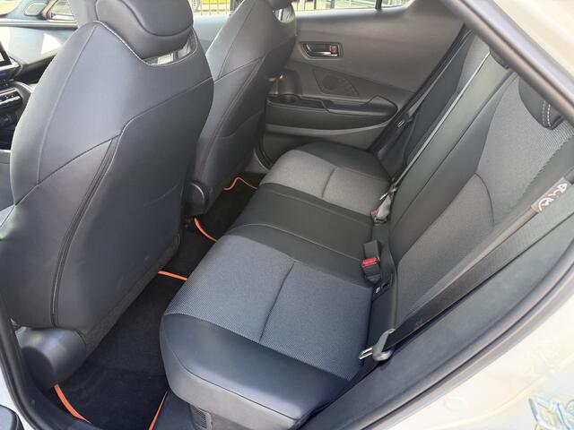Toyota C-HR 1.8 Hybrid 140 Executive ** Panodak ** Trekhaak ** Bi-tone ** JBL