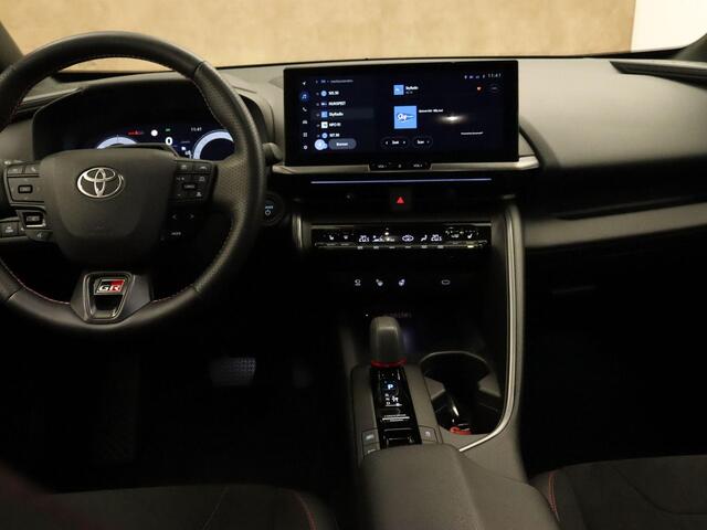 Toyota C-HR 2.0 Plug-in Hybrid 220 GR SPORT PLUS - ORIGINEEL NEDERLANDSE AUTO - PARKEERSENSOREN VOOR EN ACHTER - STOEL & STUUR VERWARMING - KEYLESS ENTRY & START - DRAADLOZE TELEFOONLADER - DODEHOEK DETECTIE