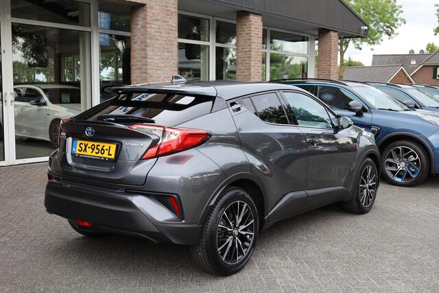 Toyota C-HR 1.8 Hybrid Dynamic CAMERA STOELVERWARMING CRUISE CLIMA NAVI 18"LMV ALL-SEASONS NAP ENZ!