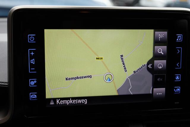 Toyota C-HR 1.8 Hybrid Dynamic CAMERA STOELVERWARMING CRUISE CLIMA NAVI 18"LMV ALL-SEASONS NAP ENZ!