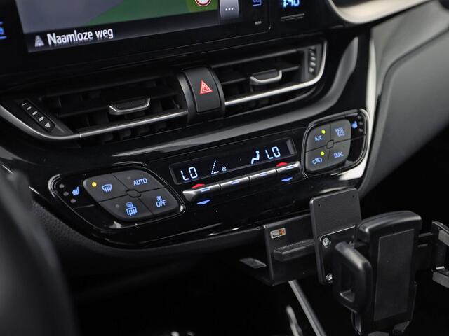 Toyota C-HR 1.8 Hybrid Sport Automaat (NAVIGATIE, CAMERA, STUUR/STOELVERWARMING, GETINT GLAS, SPORTSTOELEN, ADAPTIVE CRUISE, KEYLESS, NIEUWSTAAT)