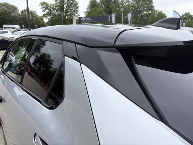Toyota C-HR 2.0 PHEV 220 Dynamic Bi-Tone | All Seasons