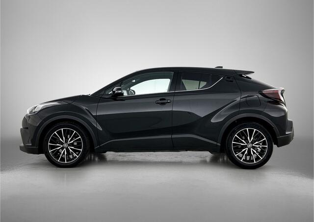 Toyota C-HR 1.8 Hybrid Executive | JBL | Dodehoek detectie | Stoelverwarming | Parkeersensoren voor+achter met assistent | Full LED verlichting | DAB | Navigatie | Climate Control | Cruise Control Adaptive |