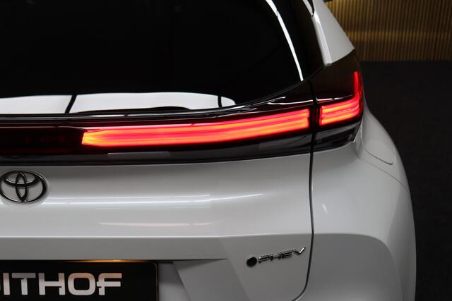 Toyota C-HR 2.0 Plug-in Hybrid 220 First Edition Bi-Tone | Trekhaak | Adaptive-cruise | Camera | Clima | Parkeersensoren V+A | Apple Carplay & Android Auto | Stoel & Stuurverwarming | Navigatie | Keyless | Dodehoekdetectie