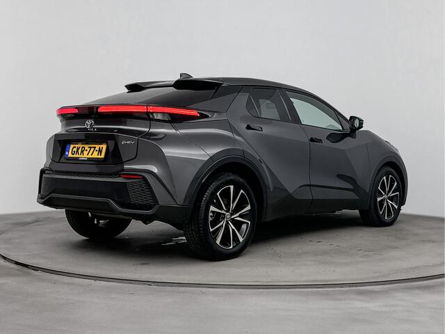 Toyota C-HR 1.8 Hybrid 140 Dynamic | Parkeersensoren V+A | Blindspot | Stuur-Stoelverwarming |