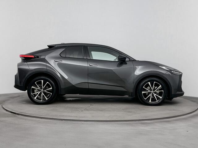 Toyota C-HR 1.8 Hybrid 140 Dynamic | Parkeersensoren V+A | Blindspot | Stuur-Stoelverwarming |